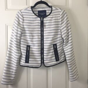American Outfitters Zipped up Jacket, Size Small.